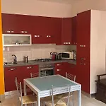 Comodo E Centrale! Apartamento *