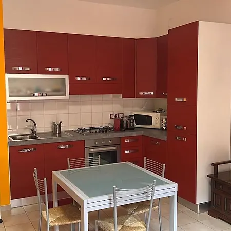 Comodo E Centrale! Apartamento *